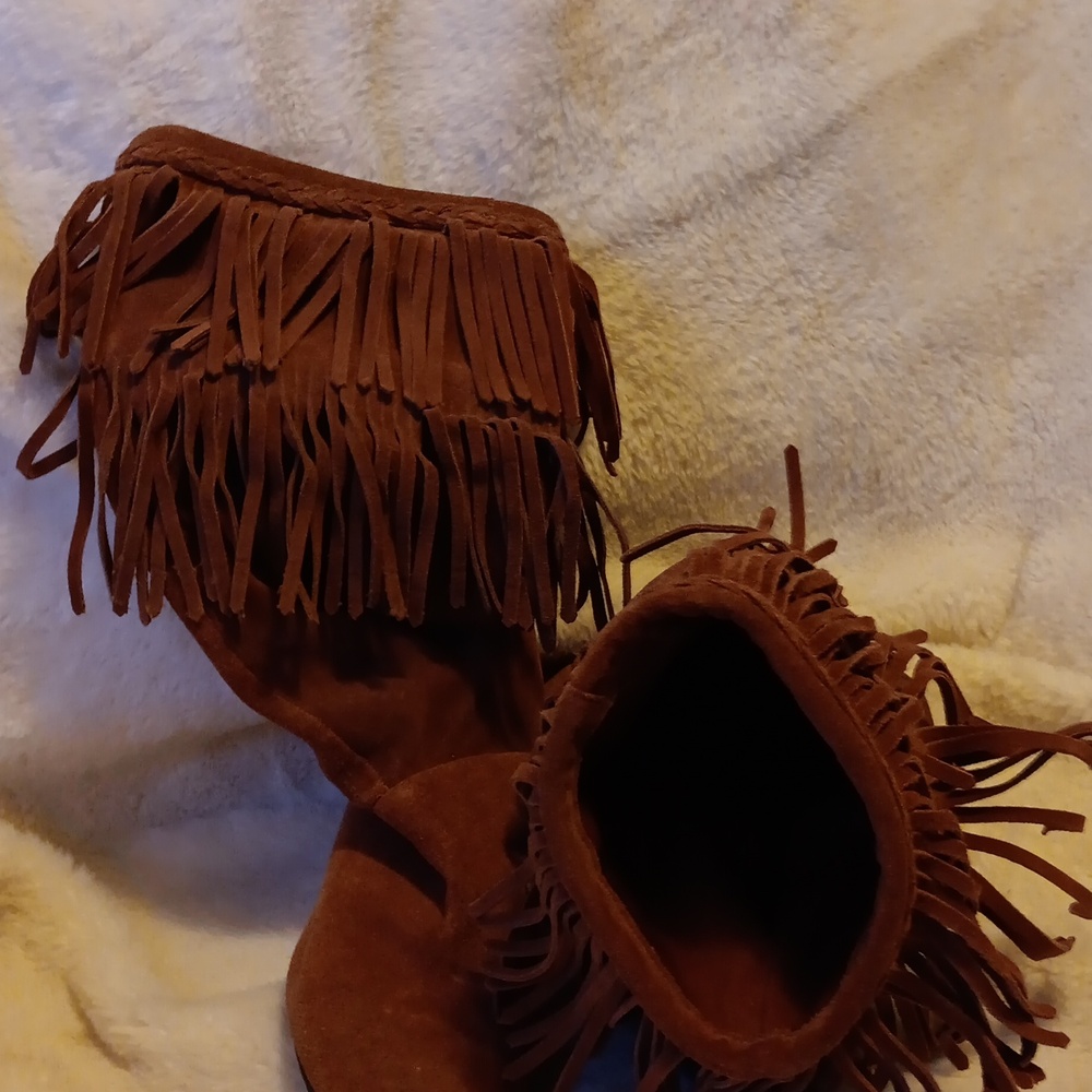 Boots - Picture 4 of 4